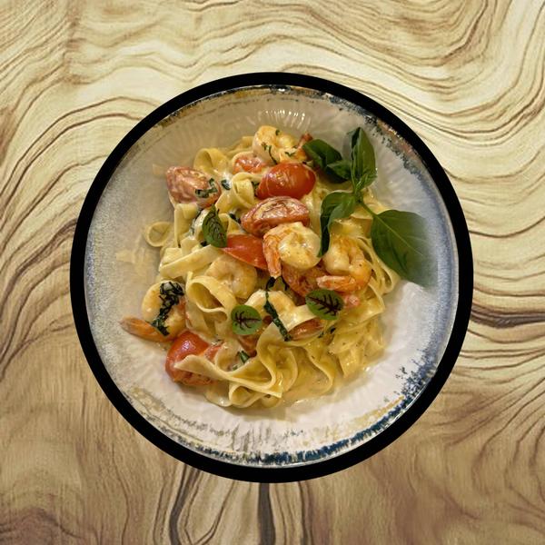 Tagliatelle cu Creveti, Rosii Cherry si Busuioc 