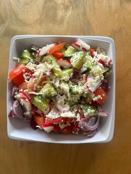 Salata Asortata de Vara cu Telemea