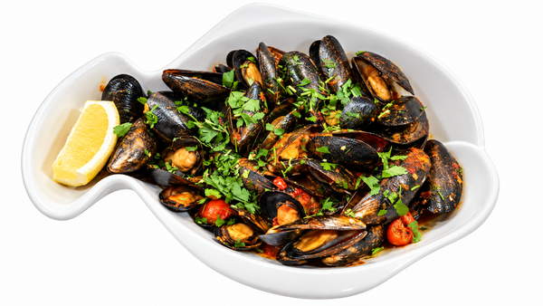 Midii in Cochilie cu Sos Rosu/natur Mussels with Red Sauce