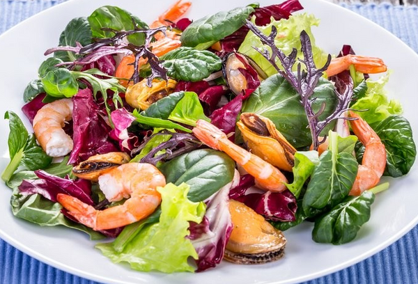 Salata cu Fructe de Mare 