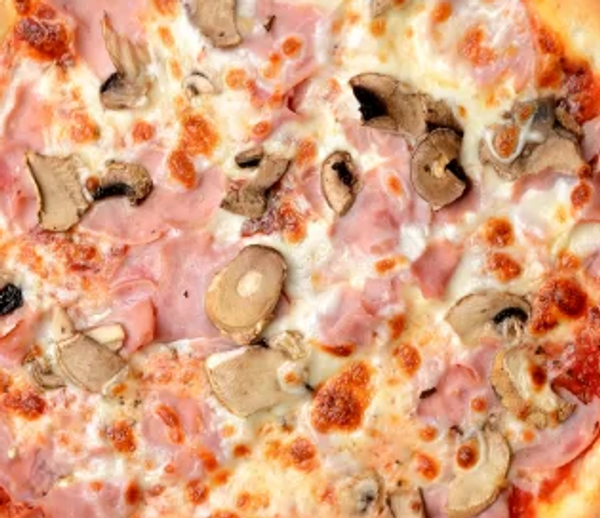  Pizza Prosciutto e Funghi