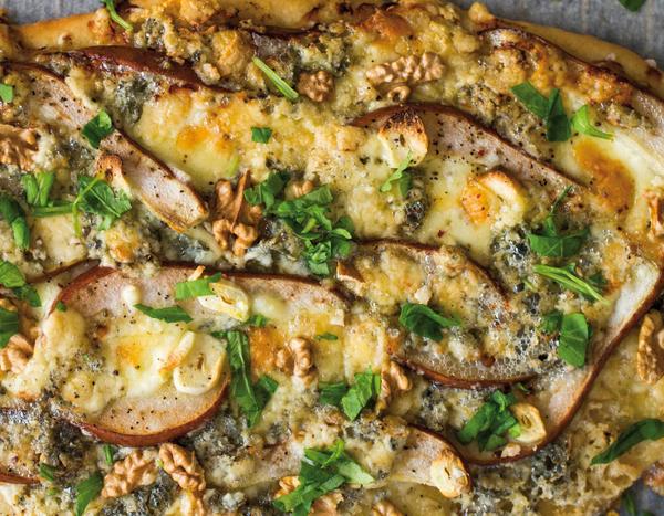 Pizza cu Pere, Gorgonzola si Nuci