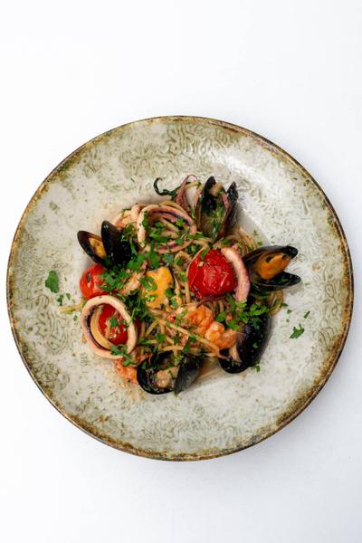 Spaghetti ai Frutti di Mare Bianco/pomodoro