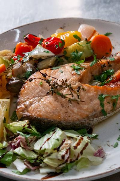 Salmone Al Forno con Verdure