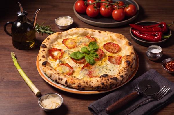 Pizza con Salame