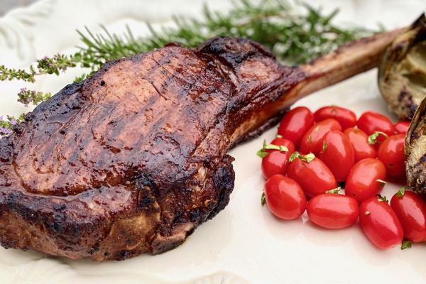 Tomahawk de Porc cu Dulceata de Ardei