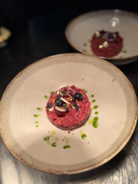 Tartar de Vită Maturat cu Muștar(Mustárral Érlelt Marhahús Tartár)