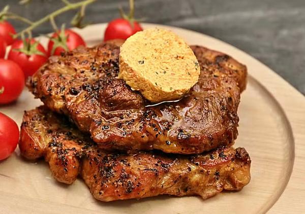 Ceafă de Porc Marinat cu Teriyaki [marinált Sertés Nyakkaraj Teriyaki Szószban]