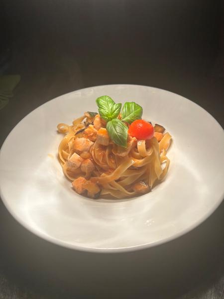 Tagliatelle cu Peste Spadã si Vinete