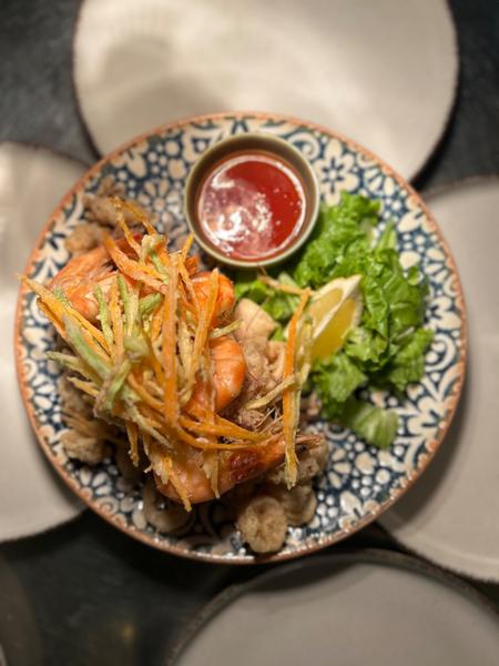 Fritto Misto (Calamari, Creveti, Legume) cu Sos de sweet chili